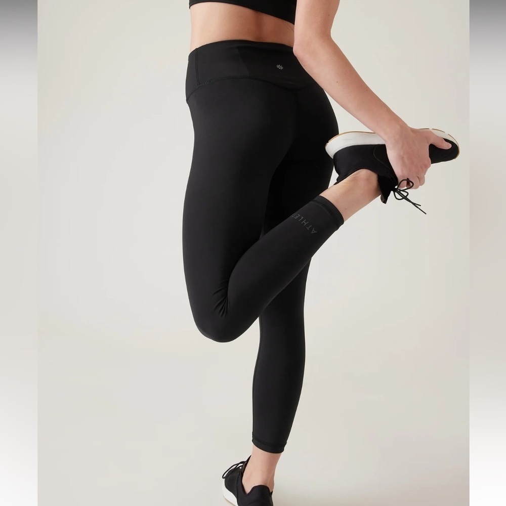 Athleta Black Elation Train Logo 7/8 Tights